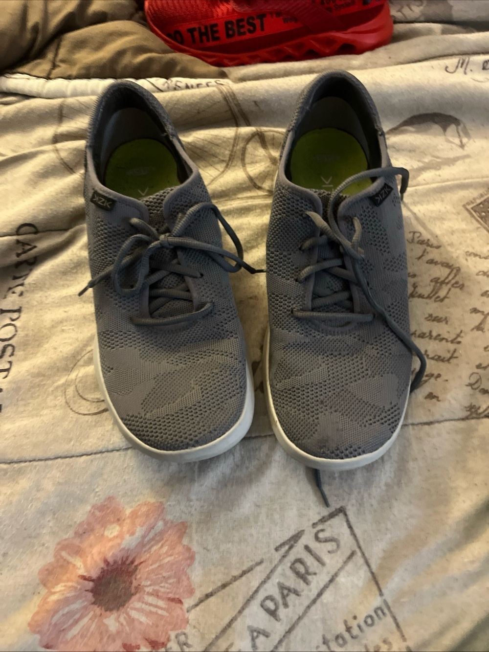 Kiziks Men’s Gray Sneakers Lace Up Men’s Size 12